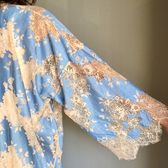 LAST ONE! Lace Cardigan Ruana Floral Kimono Cutout - Picture 4 of 8